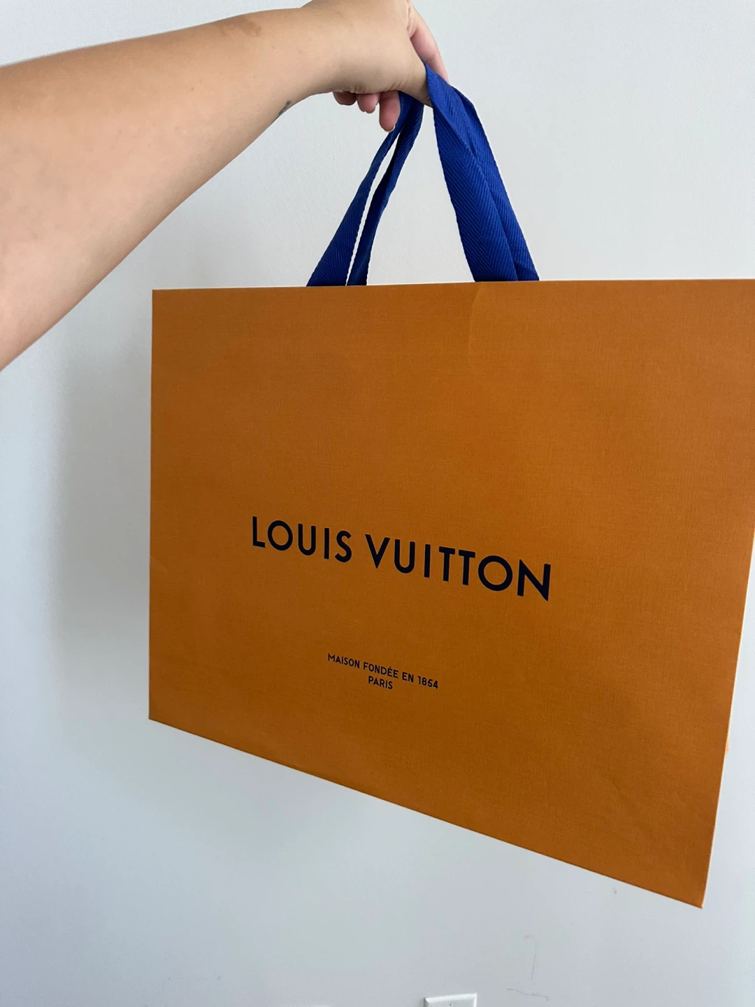 1 Louis Vuitton Shopping Bag - photo 2