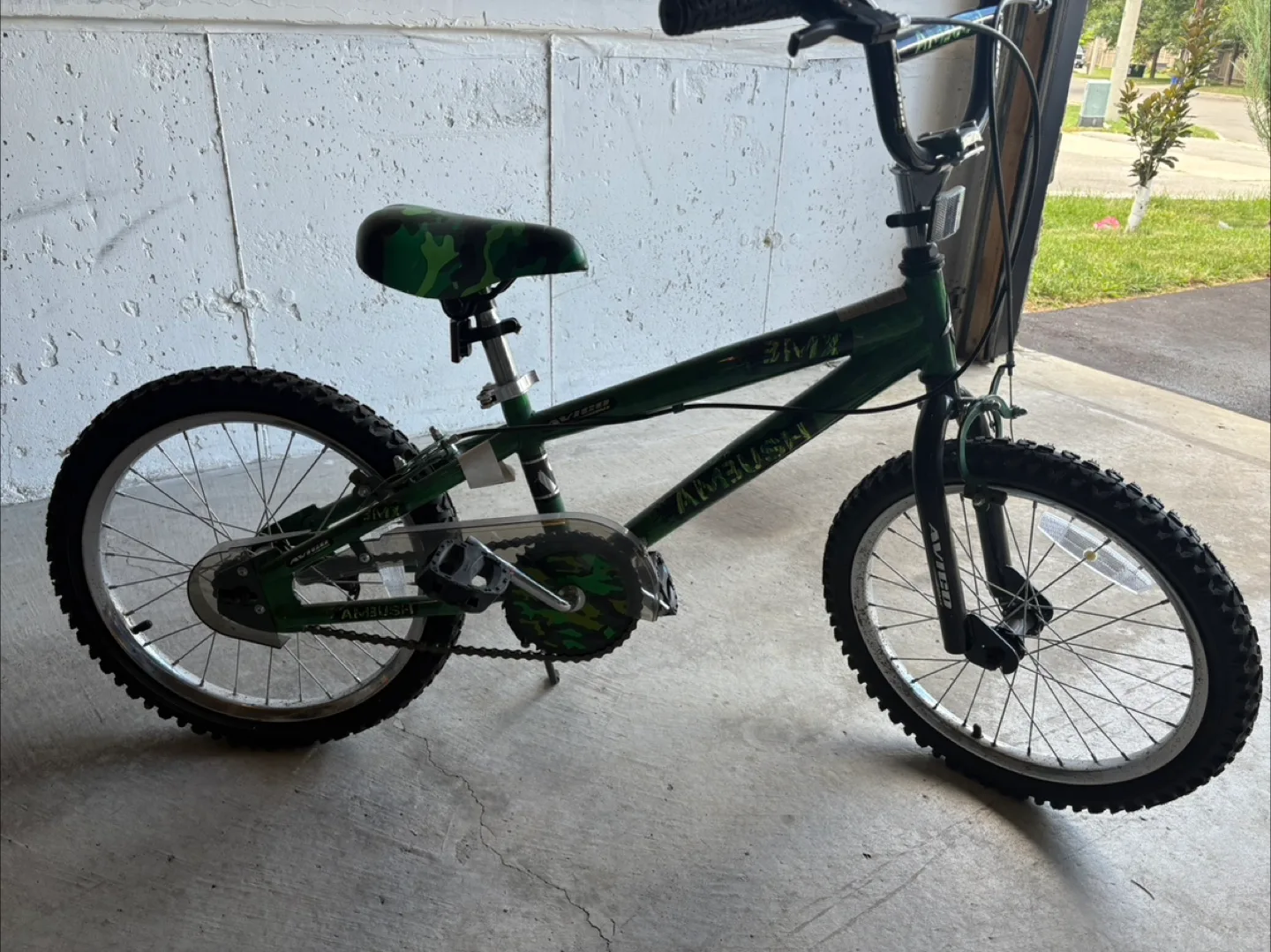Avigo Ambush BMX Bike - Green image indicator(3)