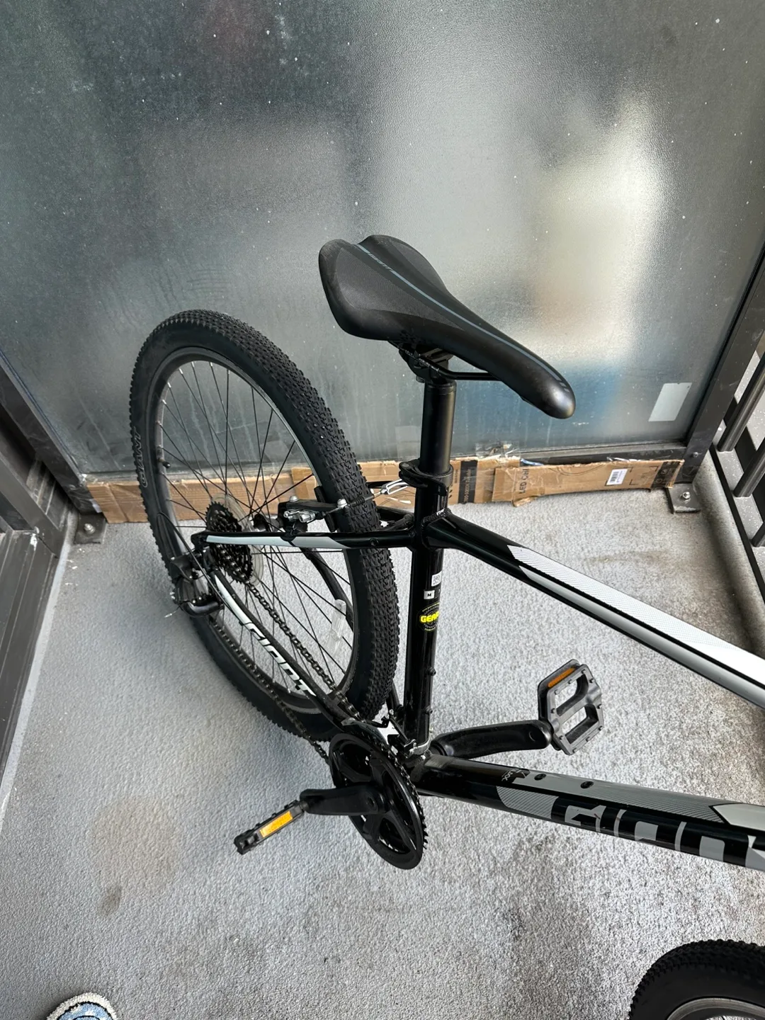 Giant ATX Mountain Bike - Black/Silver image indicator(5)