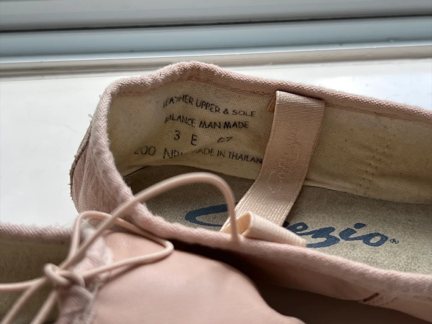 Capezio Teknik Ballet Shoes - Size 3E image indicator(4)