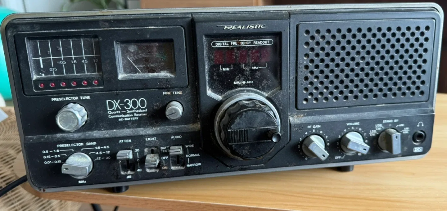 Realistic DX-300 Quartz Communication Receiver thumbnail