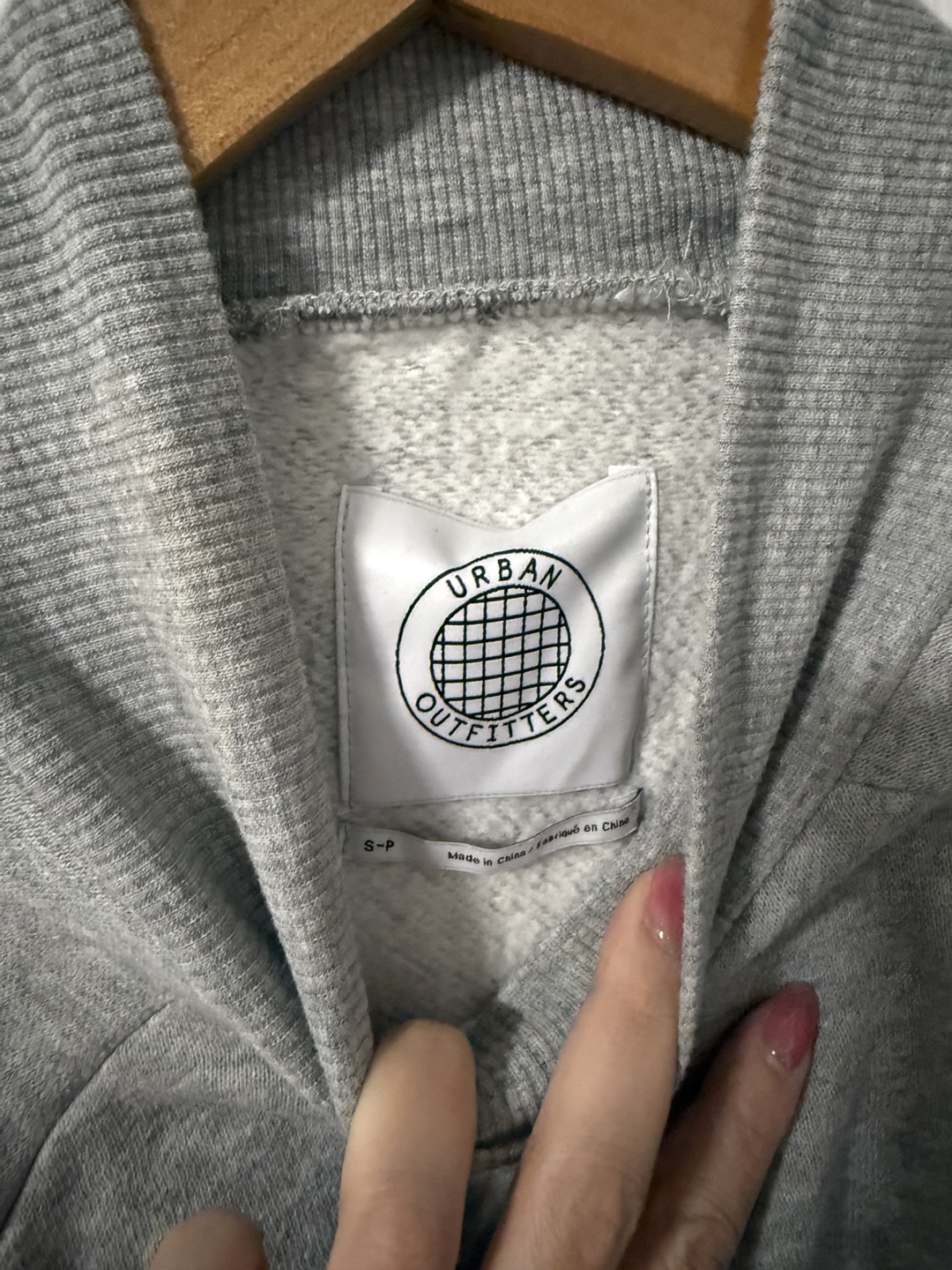 Urban Outfitters Grey Pullover - Size Small - photo 2