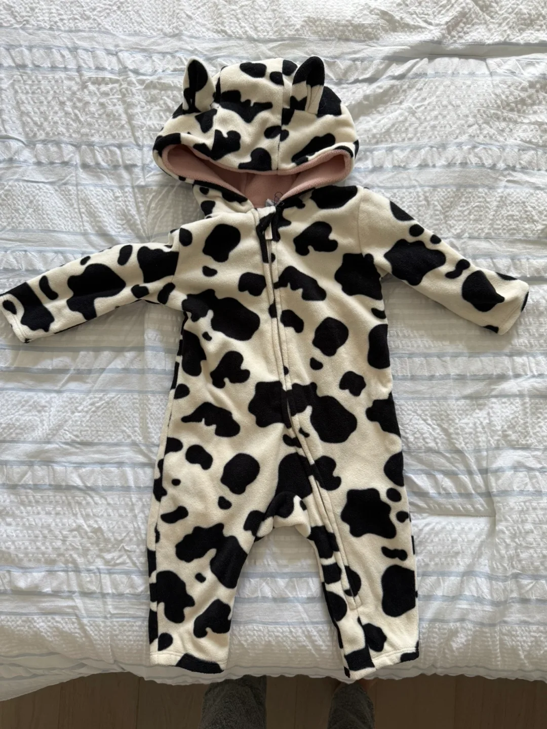 Old Navy 6-12 month old fleece cow costume thumbnail