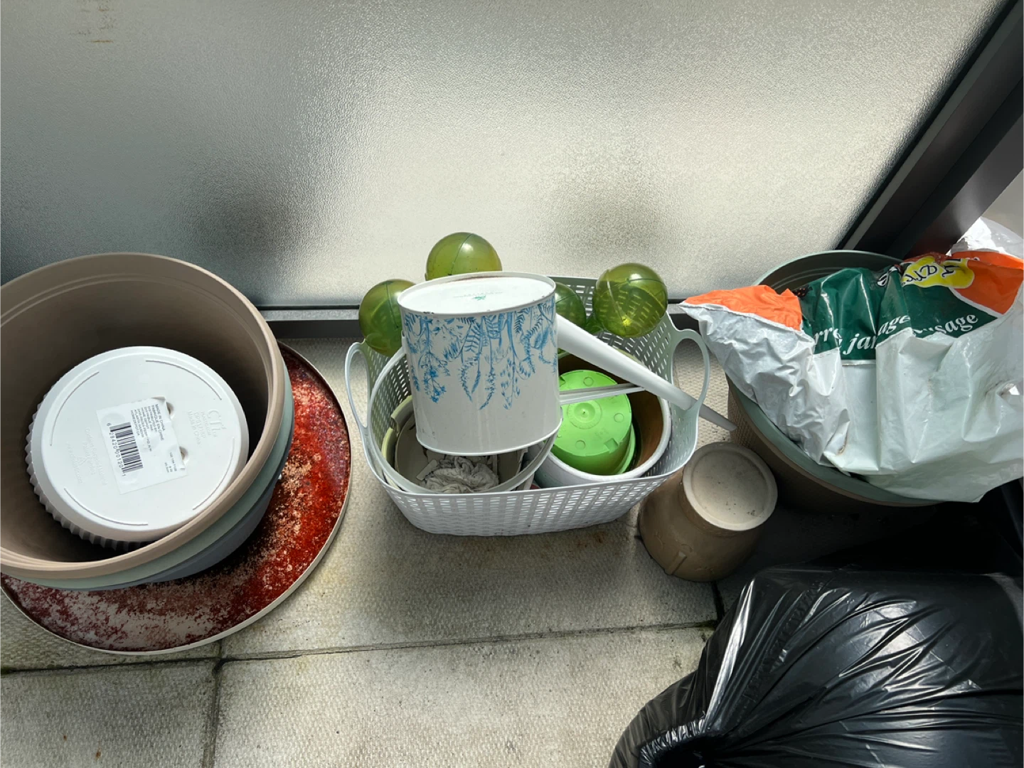 Plant pots & other Gardening Supplies