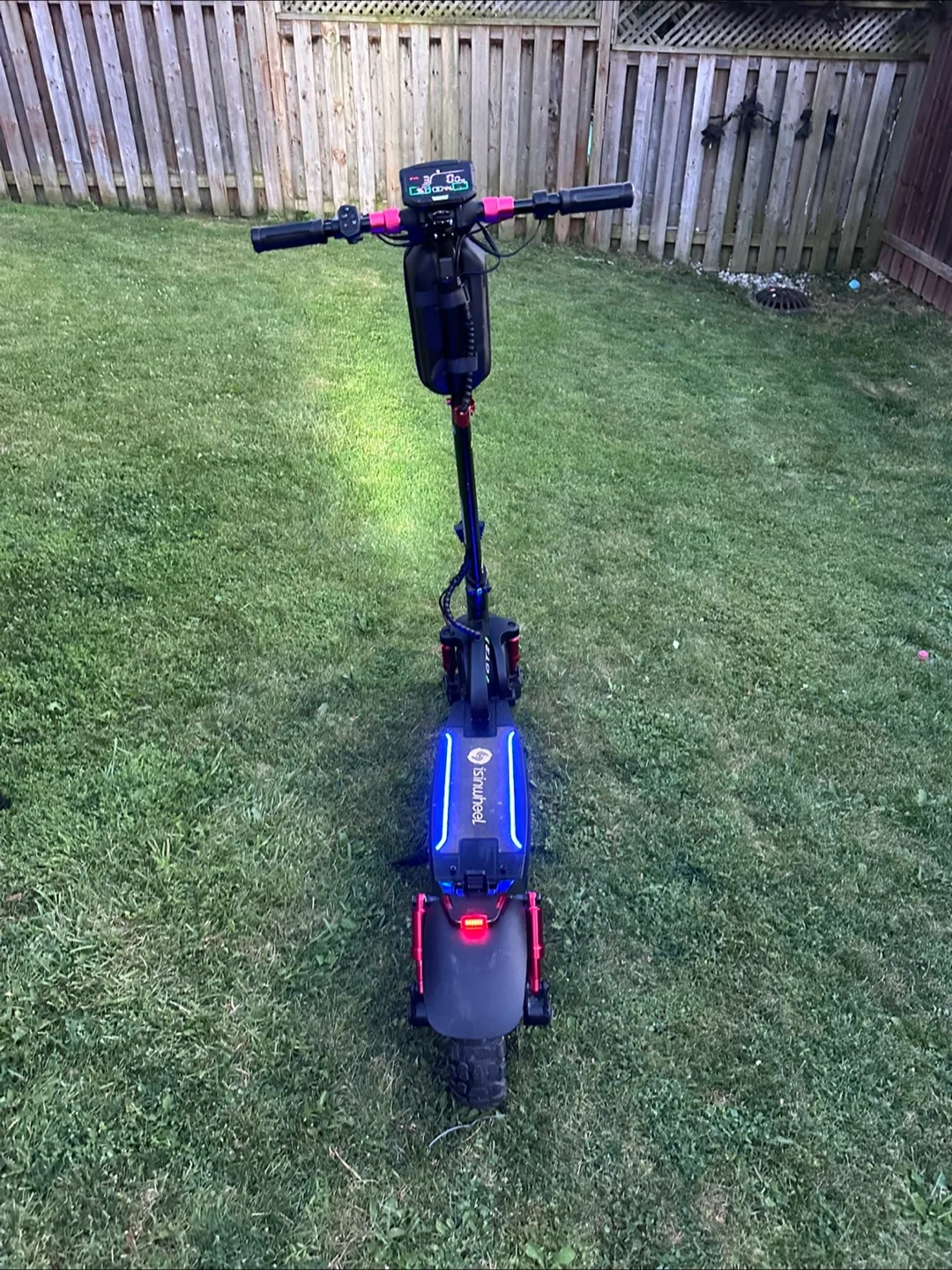 🔥 Isinwheel GT2 Electric Scooter – 45Km/h | Like New image indicator(9)