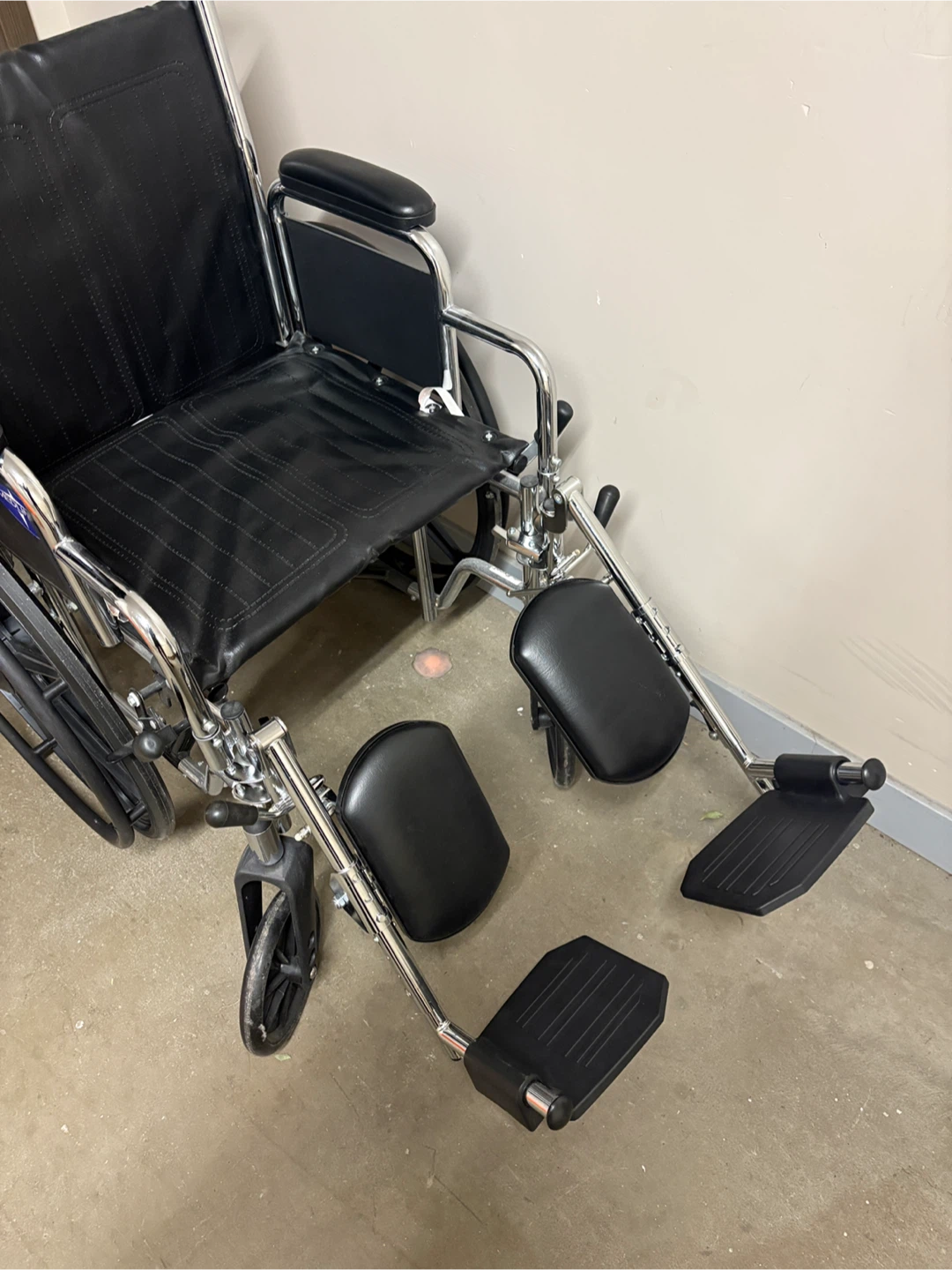 Medline Wheelchair - Gently Used - photo 2