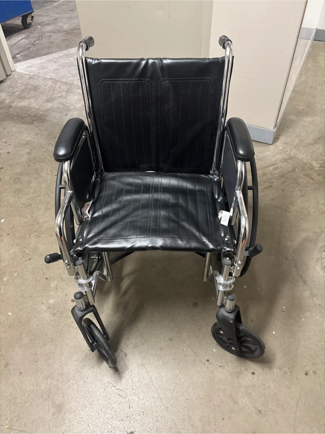 Medline Wheelchair - Gently Used - photo 5