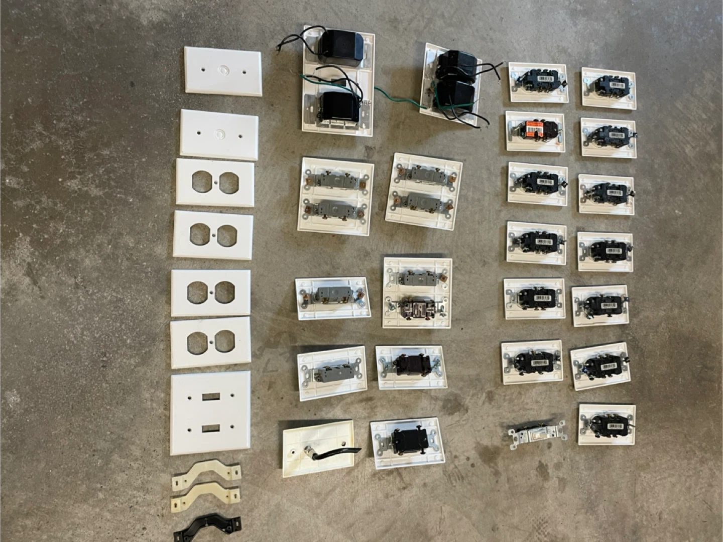 Electrical plugs/switches