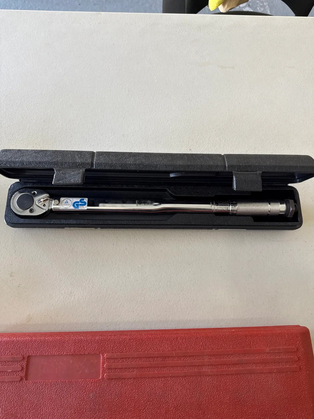 Gorilla 1/2" Drive Click Torque Wrench thumbnail