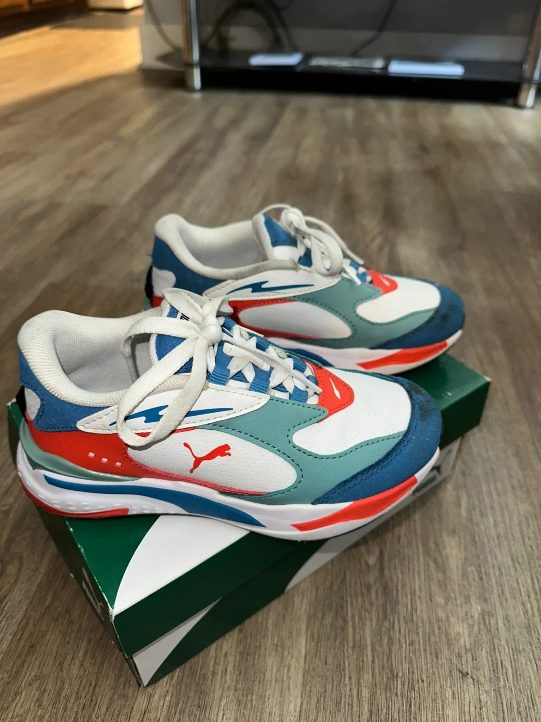 Puma Sneakers thumbnail