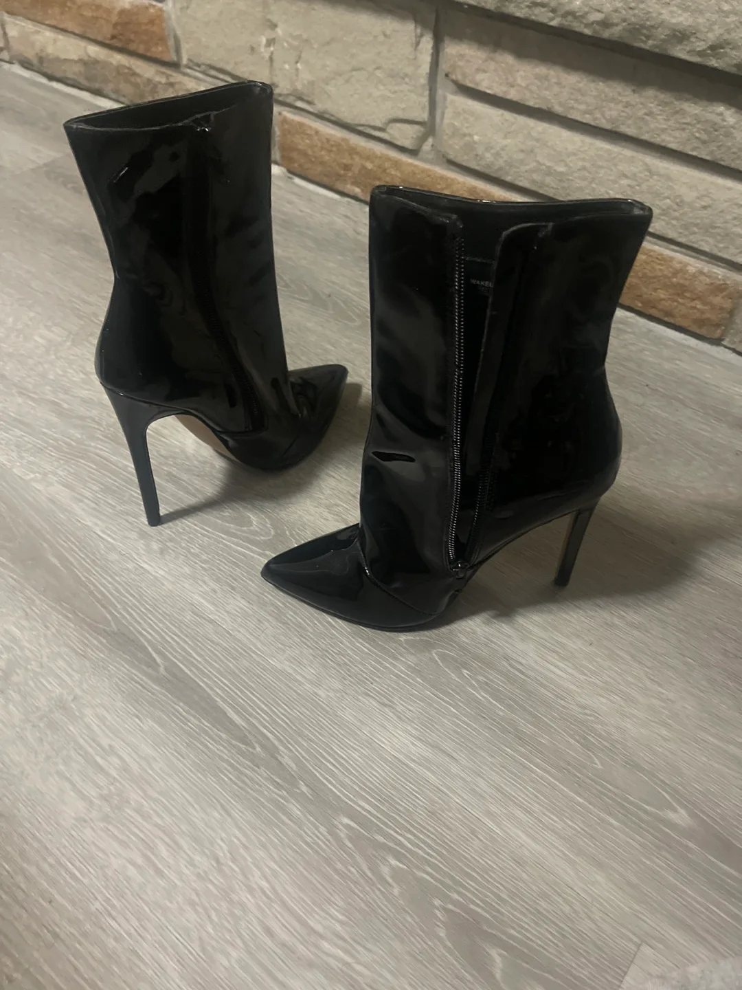 Steve Madden Wakeley Black Patent Booties Size 9