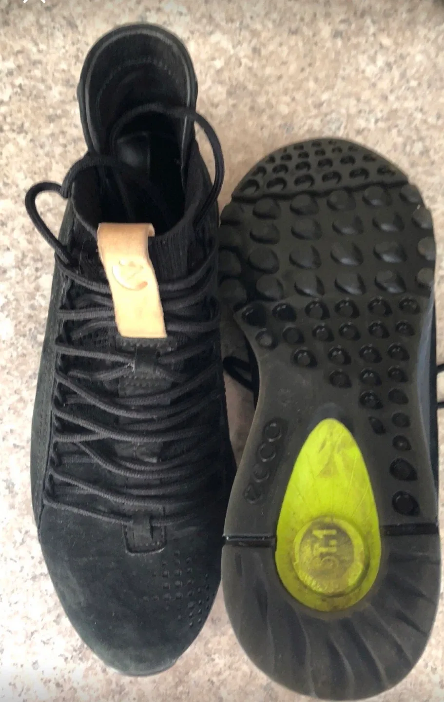 Ecco Men's Black Leather Sneakers - Size 9 US image indicator(2)