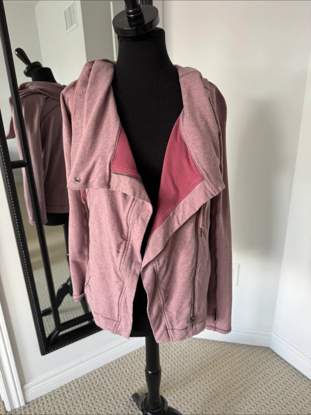 Lululemon Size 4 Pink Jacket thumbnail