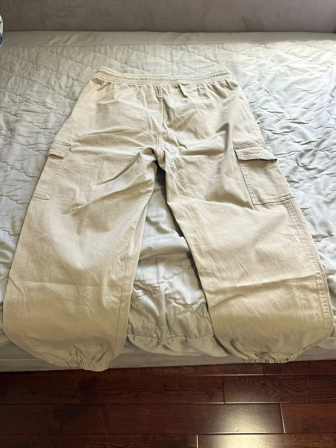 Forever 21 Beige Cargo Pants - Size M thumbnail