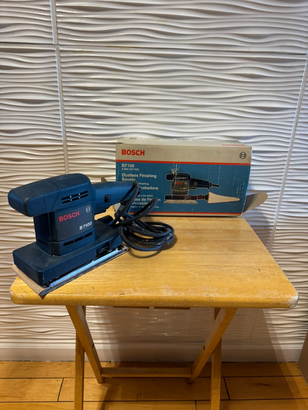 Bosch B7100 Dustless Finishing Sander image indicator(2)