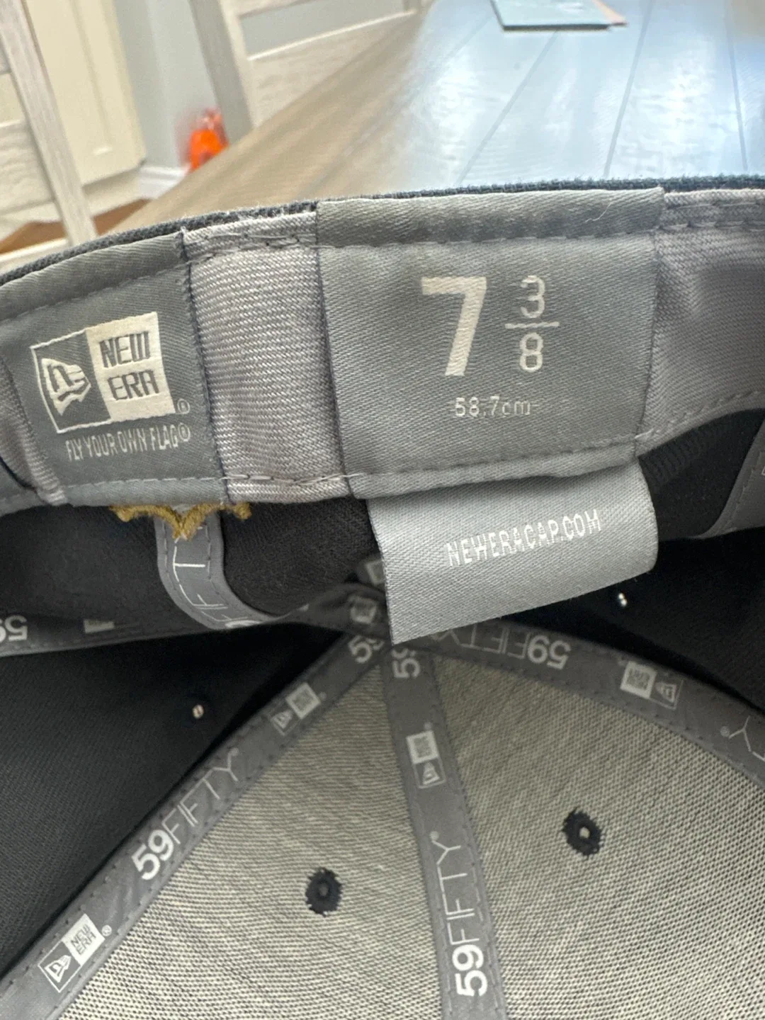 New Era Buffalo Bills Fitted Hat - Size 7 3/8 image indicator(5)