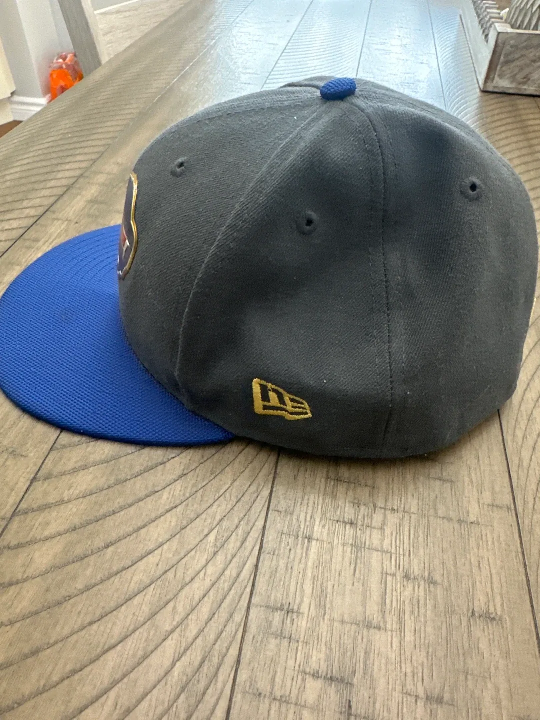 New Era Buffalo Bills Fitted Hat - Size 7 3/8 image indicator(2)