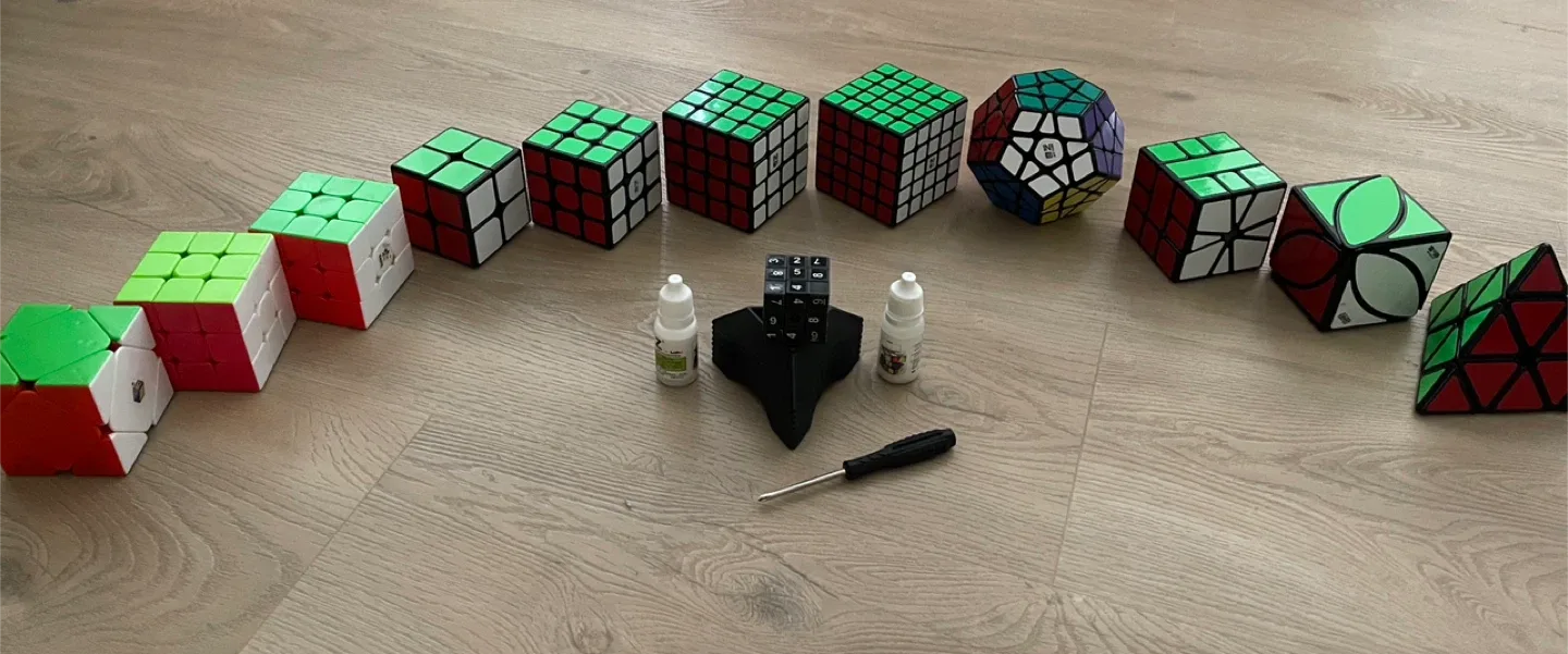 Rubik's Cubes Bundle image indicator(2)