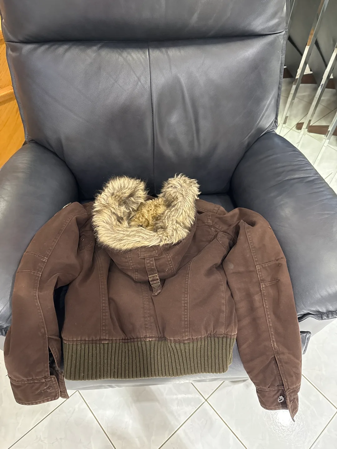 Abercrombie & Fitch Fur Hooded Jacket - Size S image indicator(3)