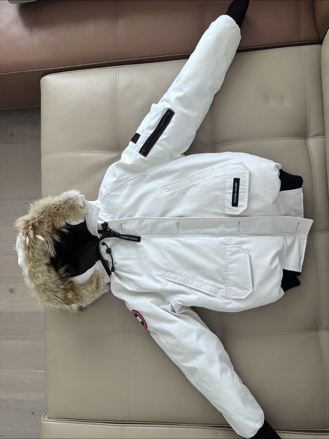 like new Canada Goose White Jacket XS woman