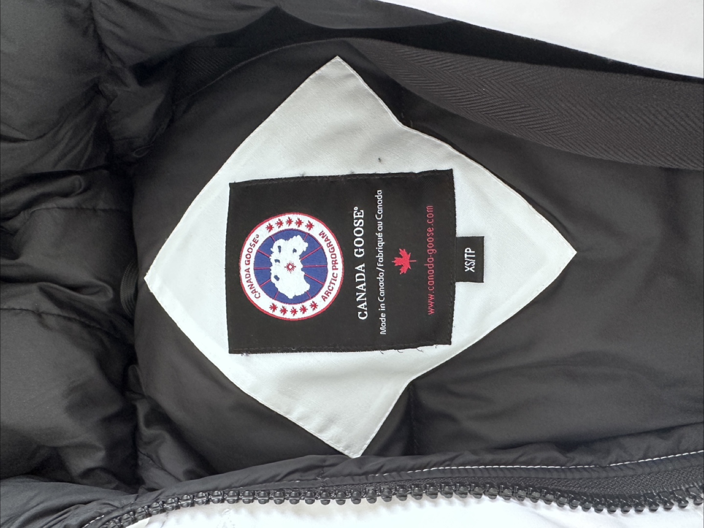like new Canada Goose White Jacket XS woman - photo 4