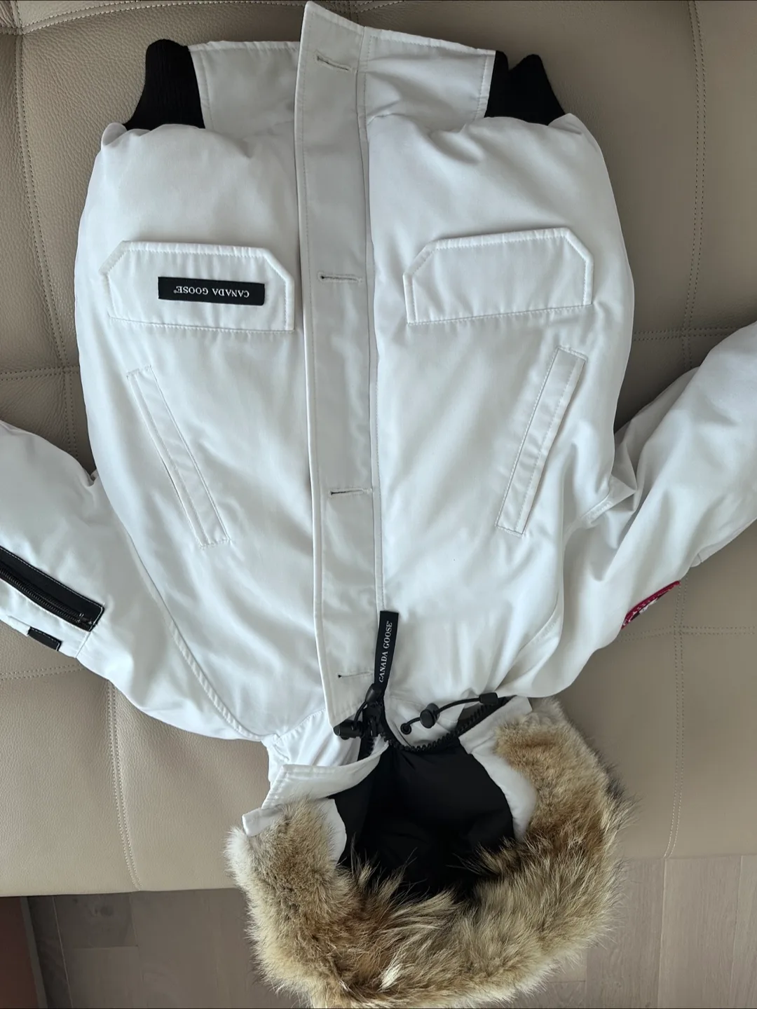 like new Canada Goose White Jacket XS woman image indicator(2)