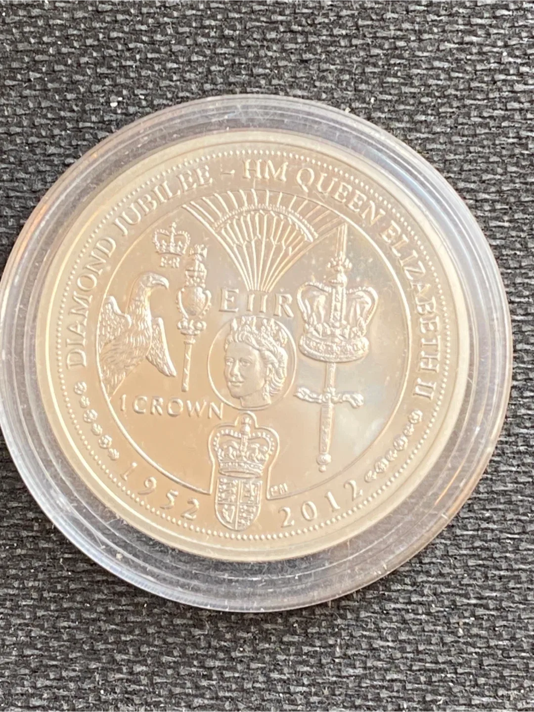 2012 Queen Elizabeth Diamond Jubilee 1 Crown Silver coin image indicator(3)