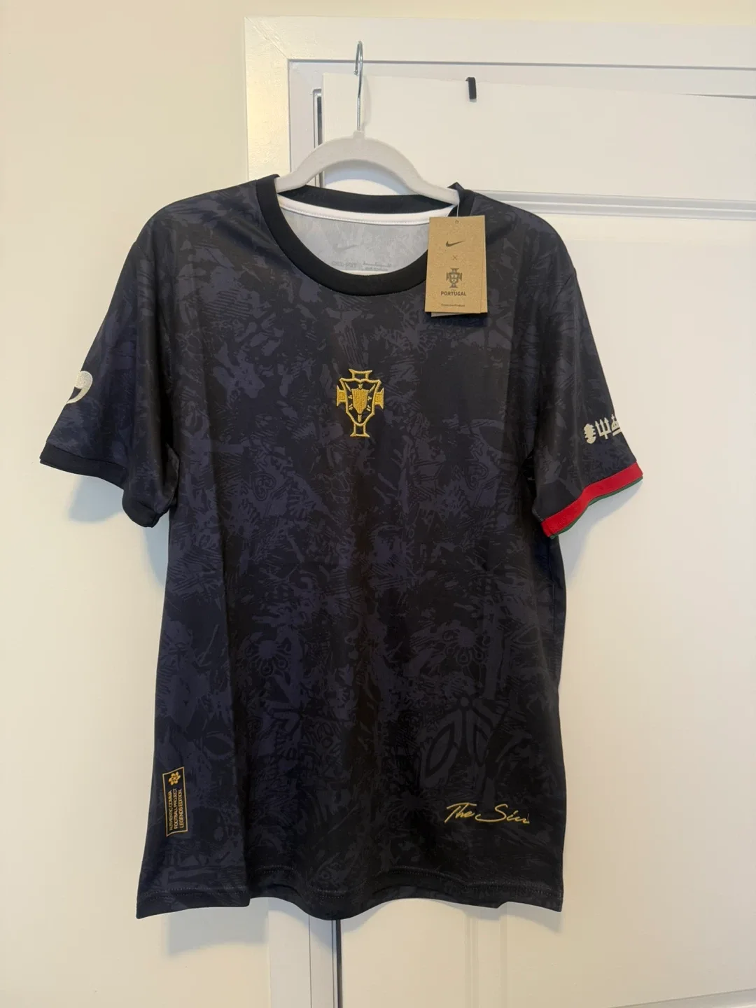 BNWT Portugal Special Edition The Siu Goat Jersey Size S thumbnail