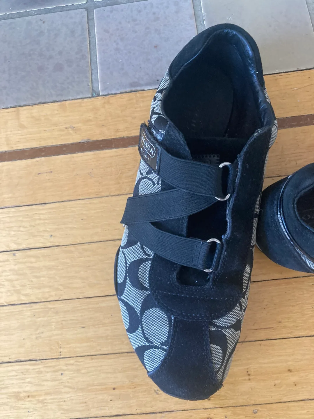 Coach sneakers image indicator(2)