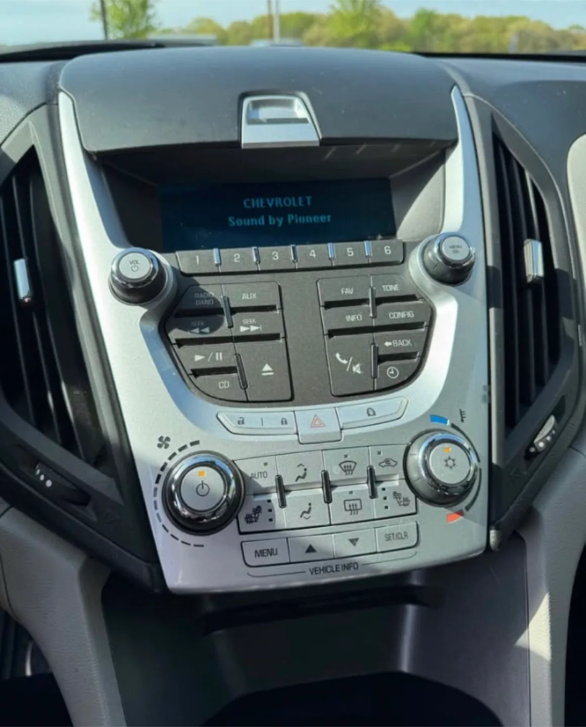 Chevrolet Equinox SUV thumbnail