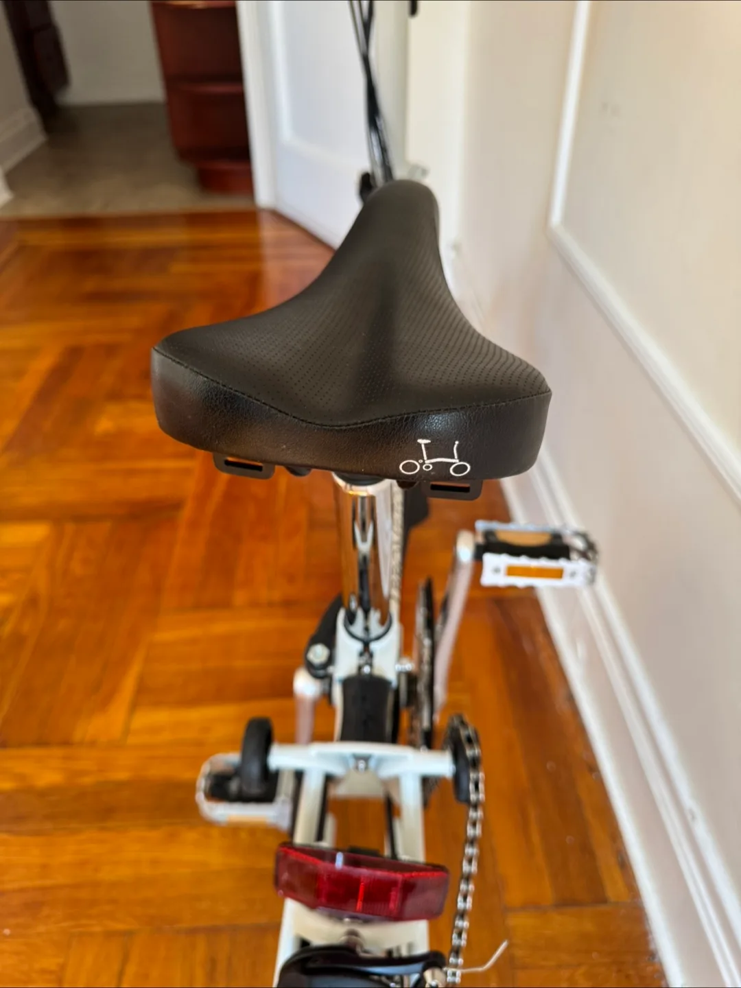 Brompton Folding Bike - White image indicator(5)