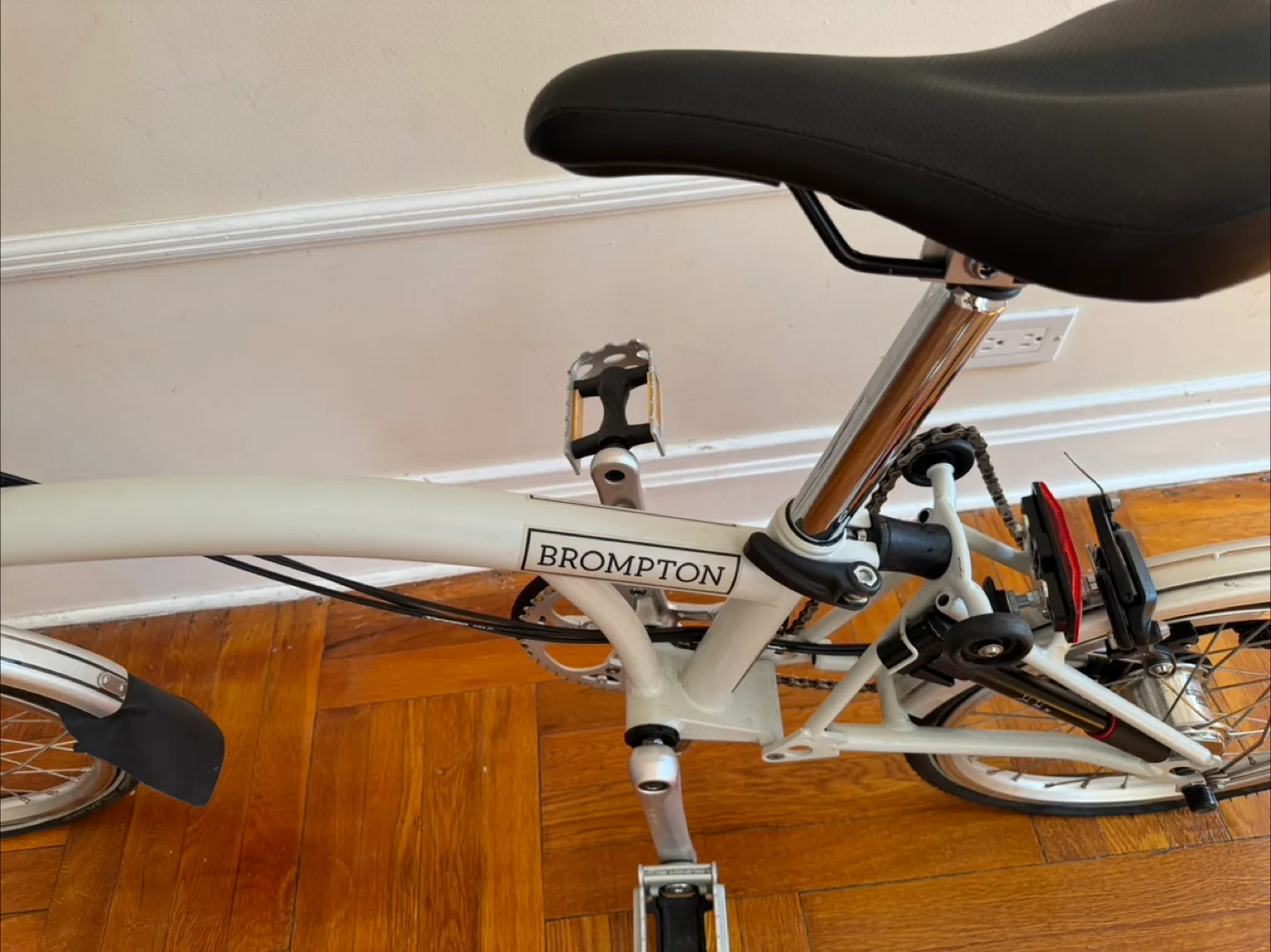 Brompton Folding Bike - White image indicator(7)