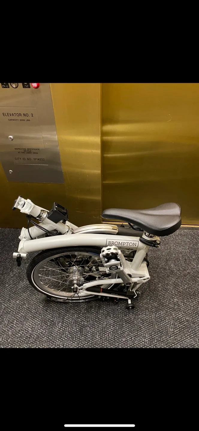 Brompton Folding Bike - White image indicator(8)
