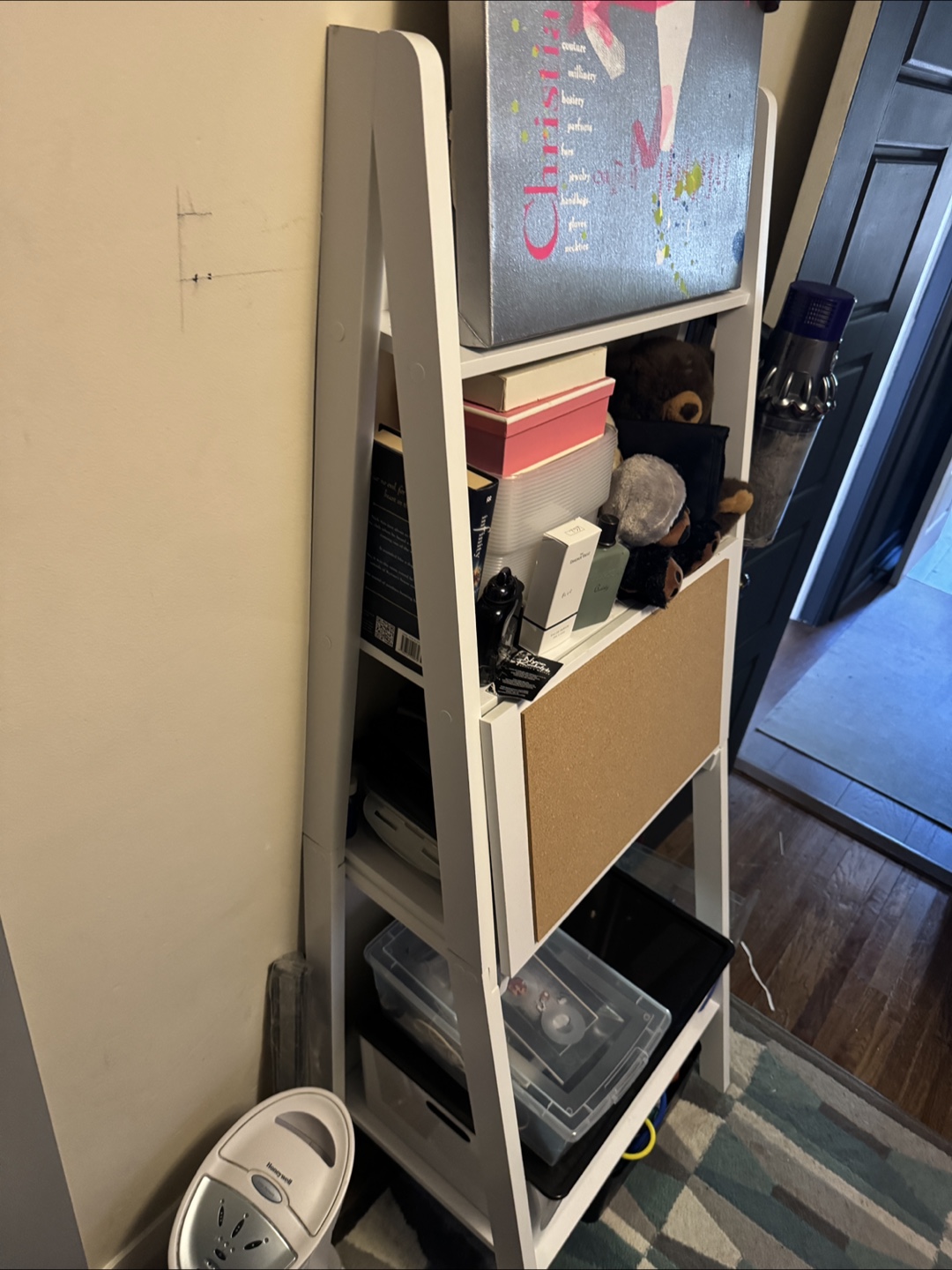 White Leaning Ladder Shelf