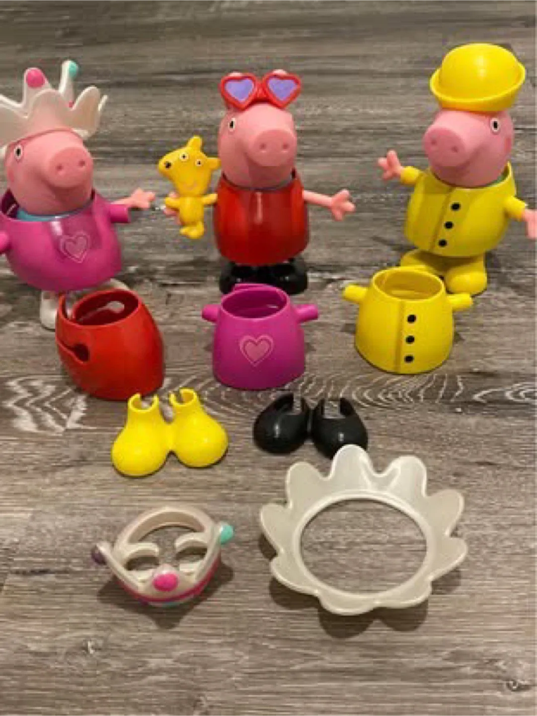 Peppa Pig Dress-Up Figures & Accessories image indicator(2)