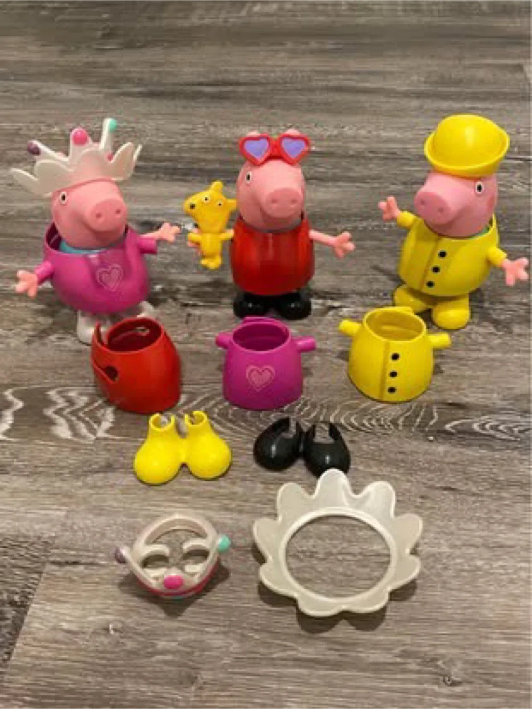 Peppa Pig Dress-Up Figures & Accessories thumbnail