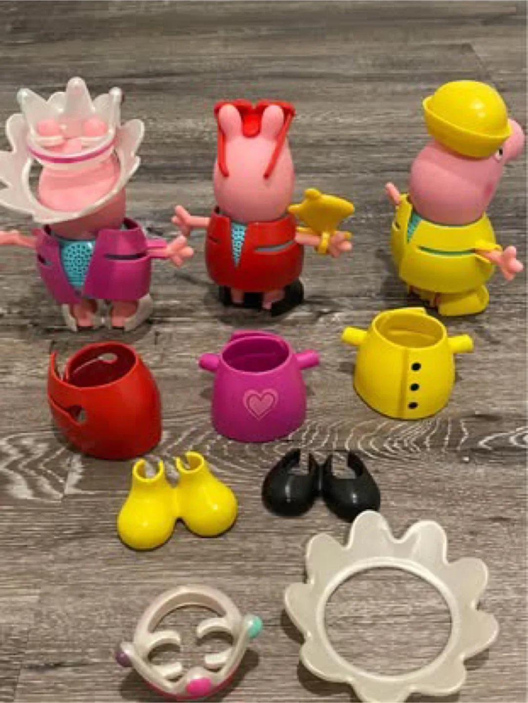 Peppa Pig Dress-Up Figures & Accessories image indicator(5)