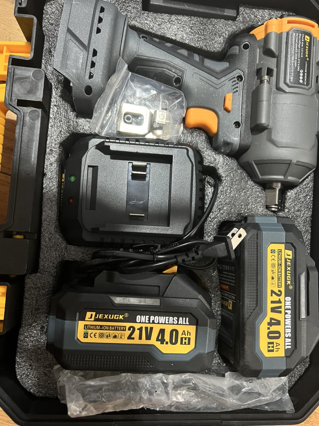 Jexugk Impact Wrench Set w/ Case - photo 2