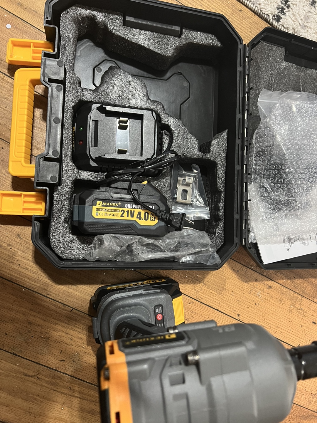 Jexugk Impact Wrench Set w/ Case - photo 3