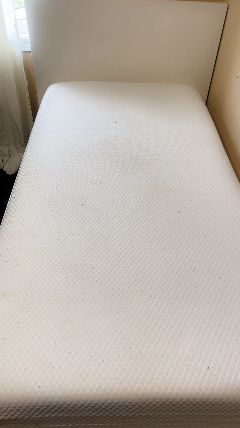 White Mattress - Gently Used - photo 4