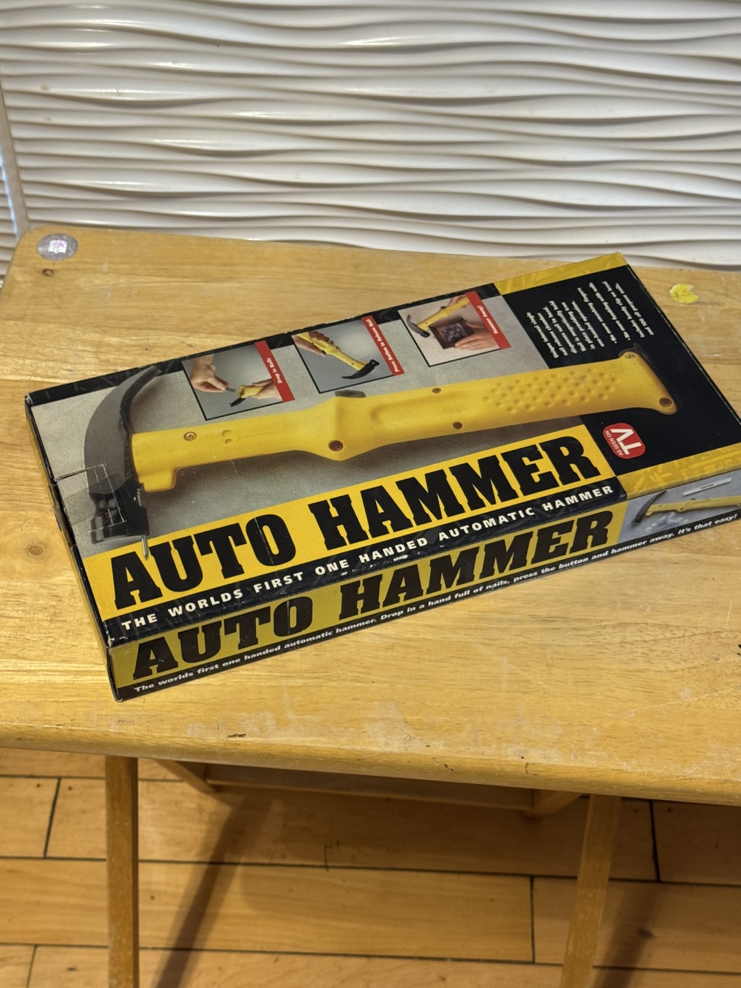 Auto Hammer - The World's First One Handed Automatic Hammer - photo 2