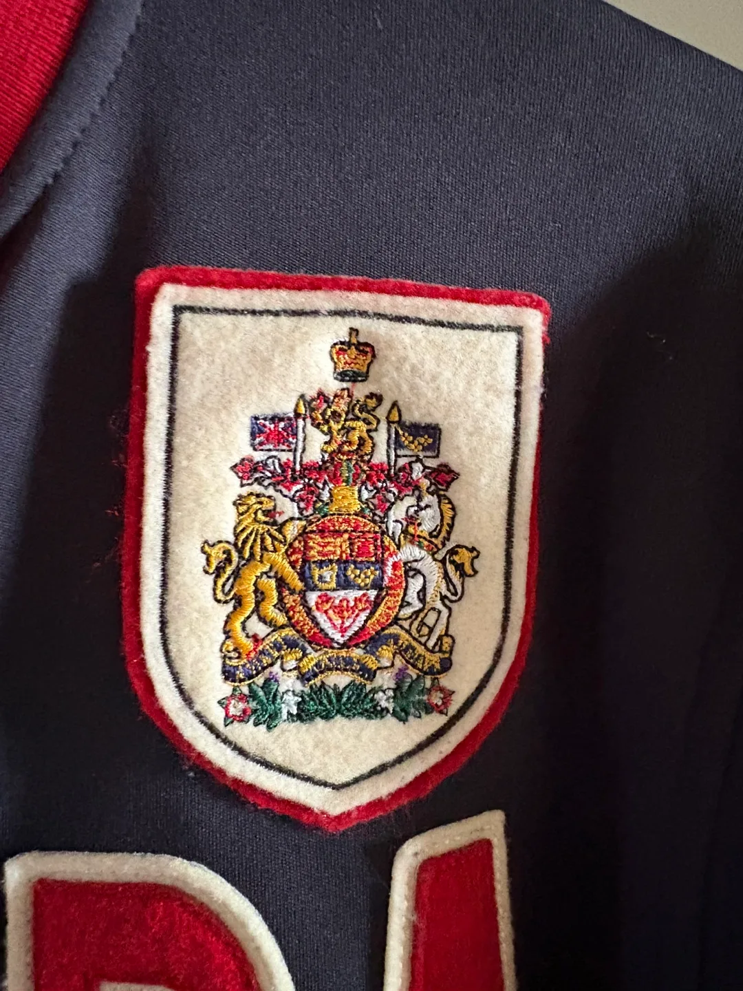 Mondetta Canada Jacket - Size L/G image indicator(3)