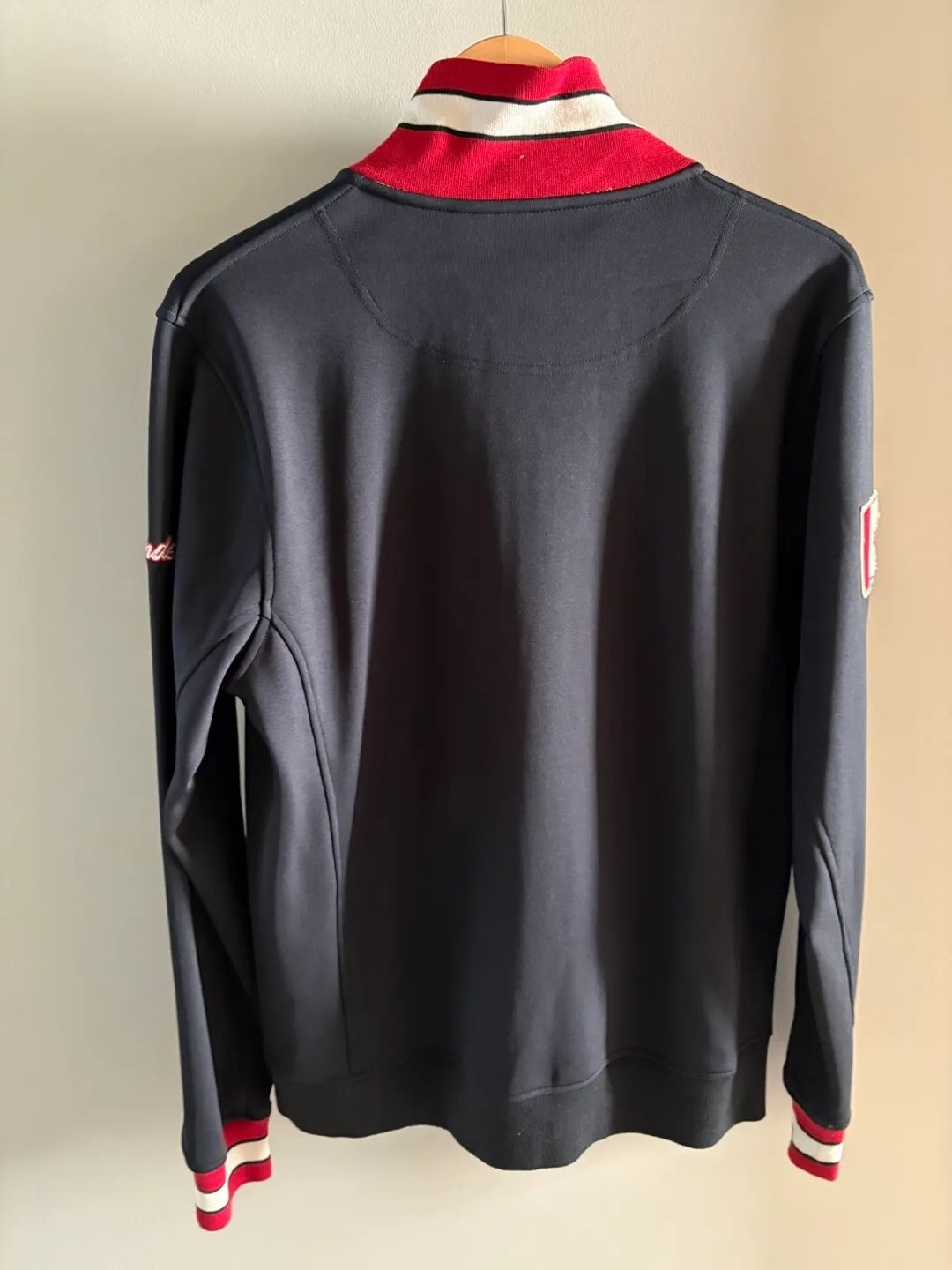 Mondetta Canada Jacket - Size L/G image indicator(2)