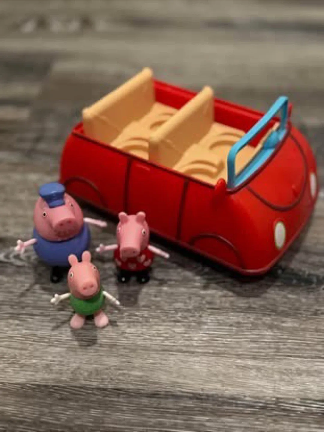 Peppa Pig Red Car Toy with 3 Figures image indicator(3)