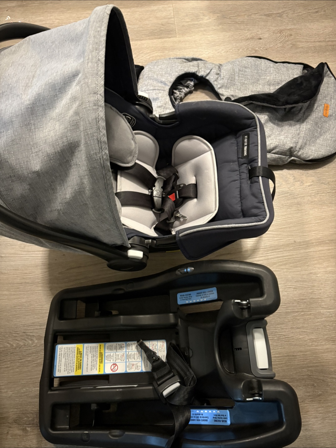 Graco SnugRide 35 Lite LX Infant Car Seat with winter cover - photo 2