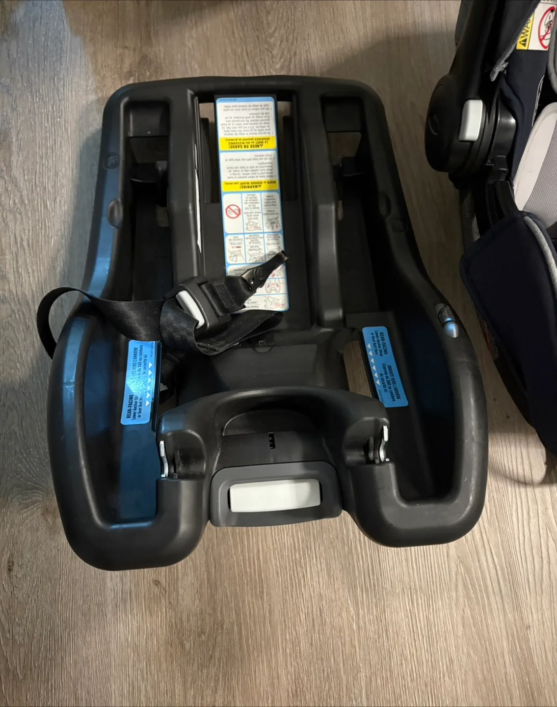 Graco SnugRide 35 Lite LX Infant Car Seat with winter cover image indicator(3)