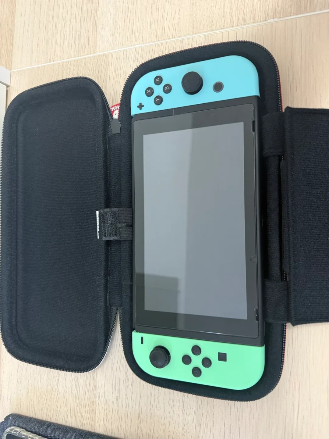 Nintendo Switch Animal Crossing Edition (Gently Used) image indicator(4)