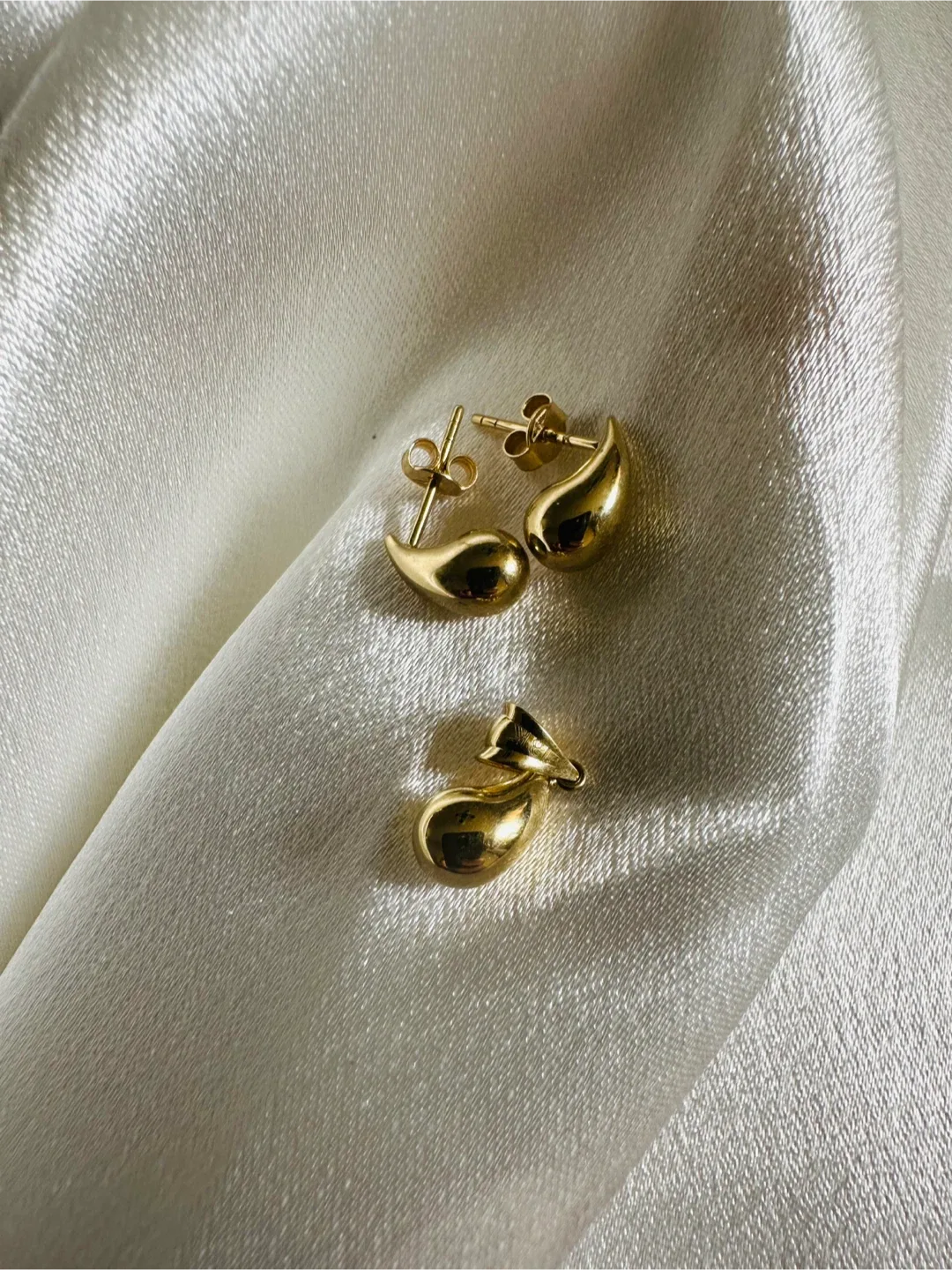 18K teardrop earrings and pendant-open for lay away 1 month image indicator(3)