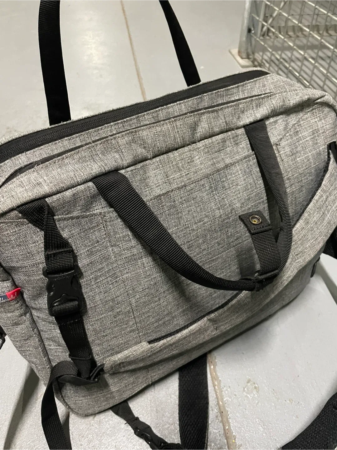 Herschel Grey Carry Bag image indicator(2)