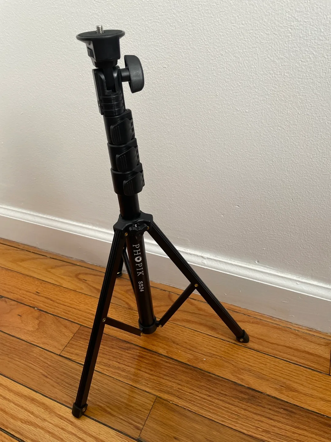 PHOPIK SS24 Selfie Stick Tripod - New in Box image indicator(2)